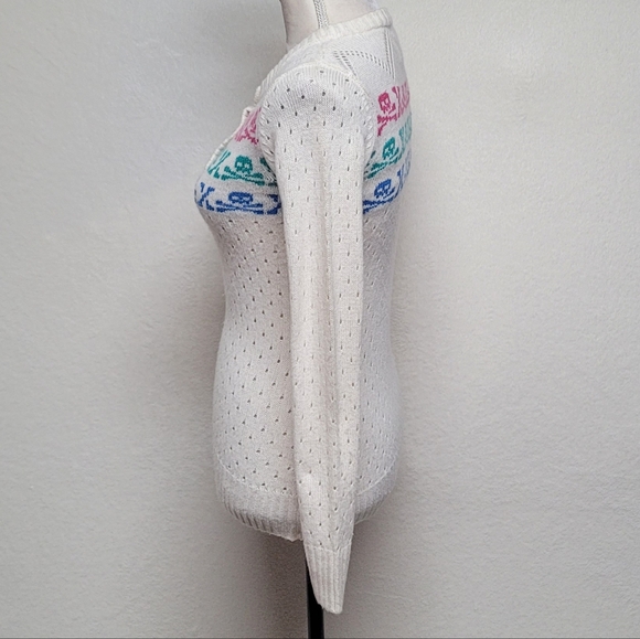 Delia's Rare Vintage 90s Multi-color Skull & Crossbones Off-White Eyelet Sweater - Picture 6 of 12